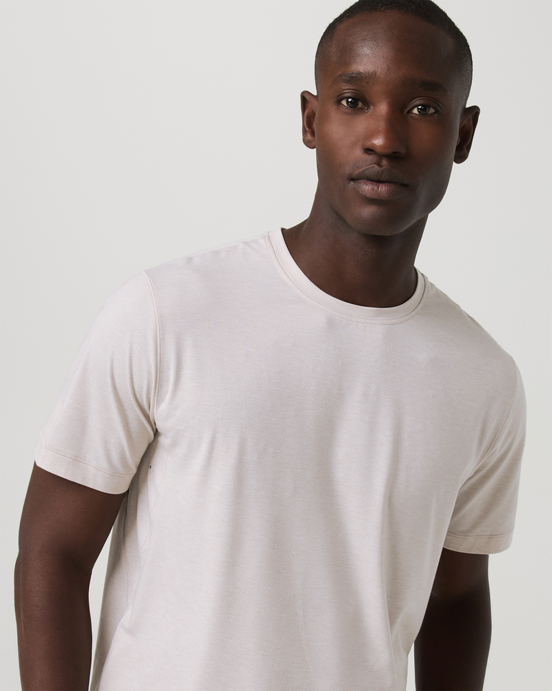 V1064HOM_FA25_M_TOPS_CREATIVE_12