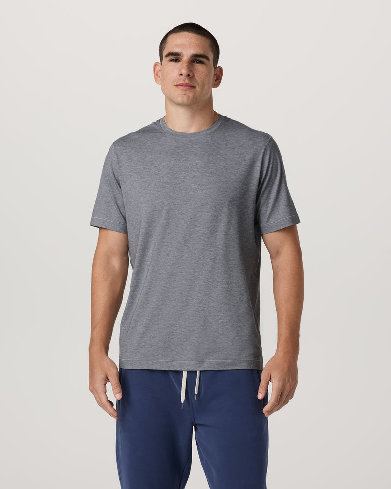 V1064HTG_FA25_M_ECOMM_TOPS_FRONT_4
