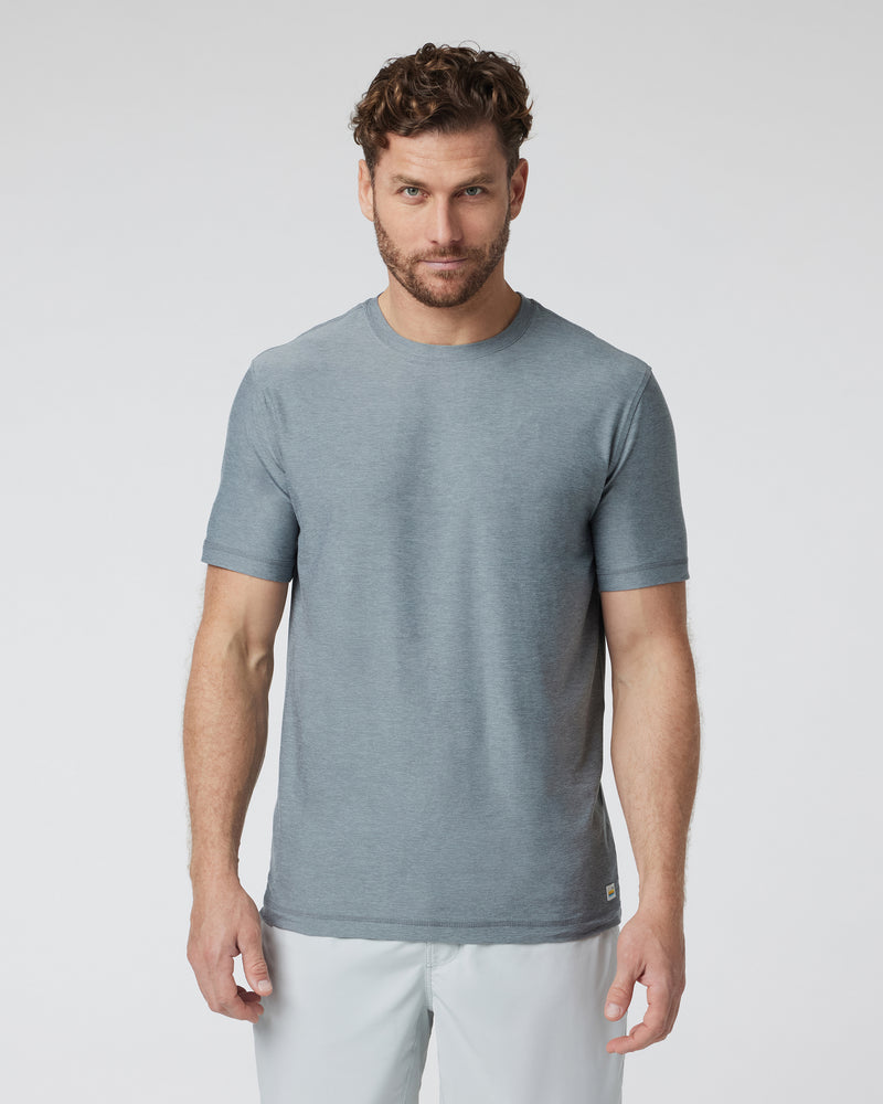 V126HYU_FA24_M_ECOMM_TOPS_FRONT_2