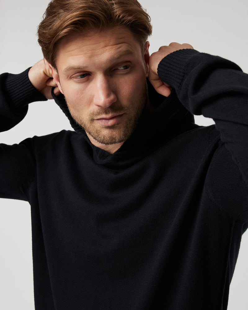 V293BLK_FA24_M_ECOMM_fleece_DETAIL_8