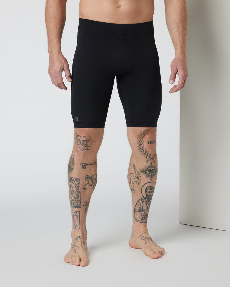 V3051BLK_FA24_M_ECOMM_SHORTS_FRONT_2