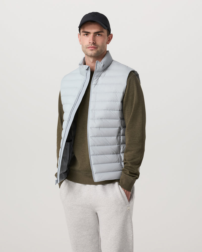 V580SFG_FA25_M_ECOMM_OUTERWEAR_FRONT_4
