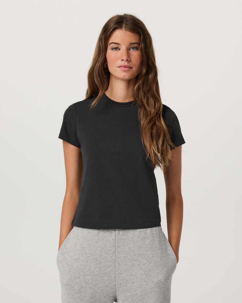 VW1393WBL_FA25_W_ECOMM_TOPS_FRONT_3
