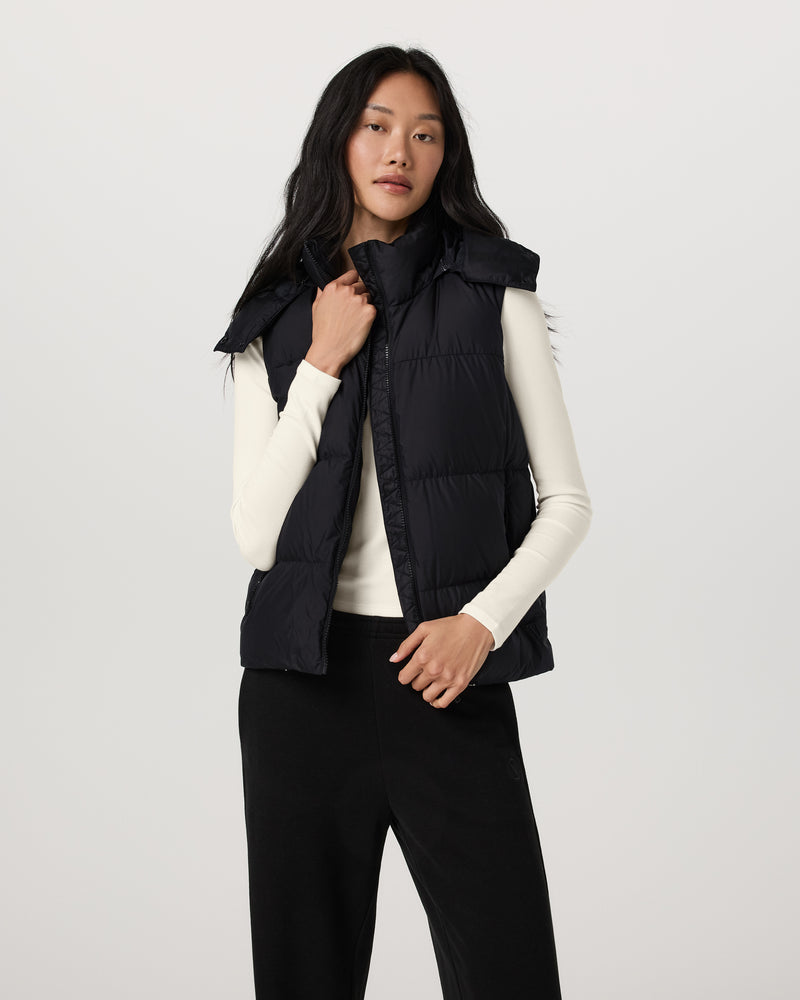 VW5031BLK_FA25_W_OUTERWEAR_FRONT_2