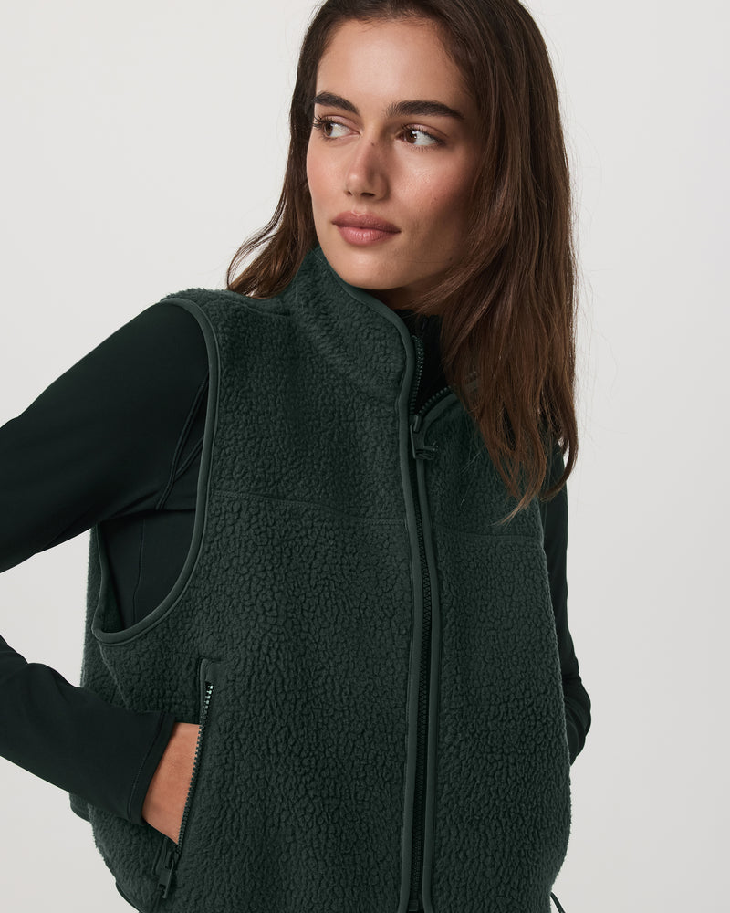 VW5070EVG_FA25_W_OUTERWEAR_DETAIL_12
