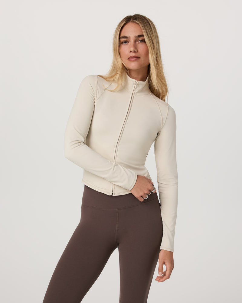 VW5076BNE_FA25_W_OUTERWEAR_FRONT_2