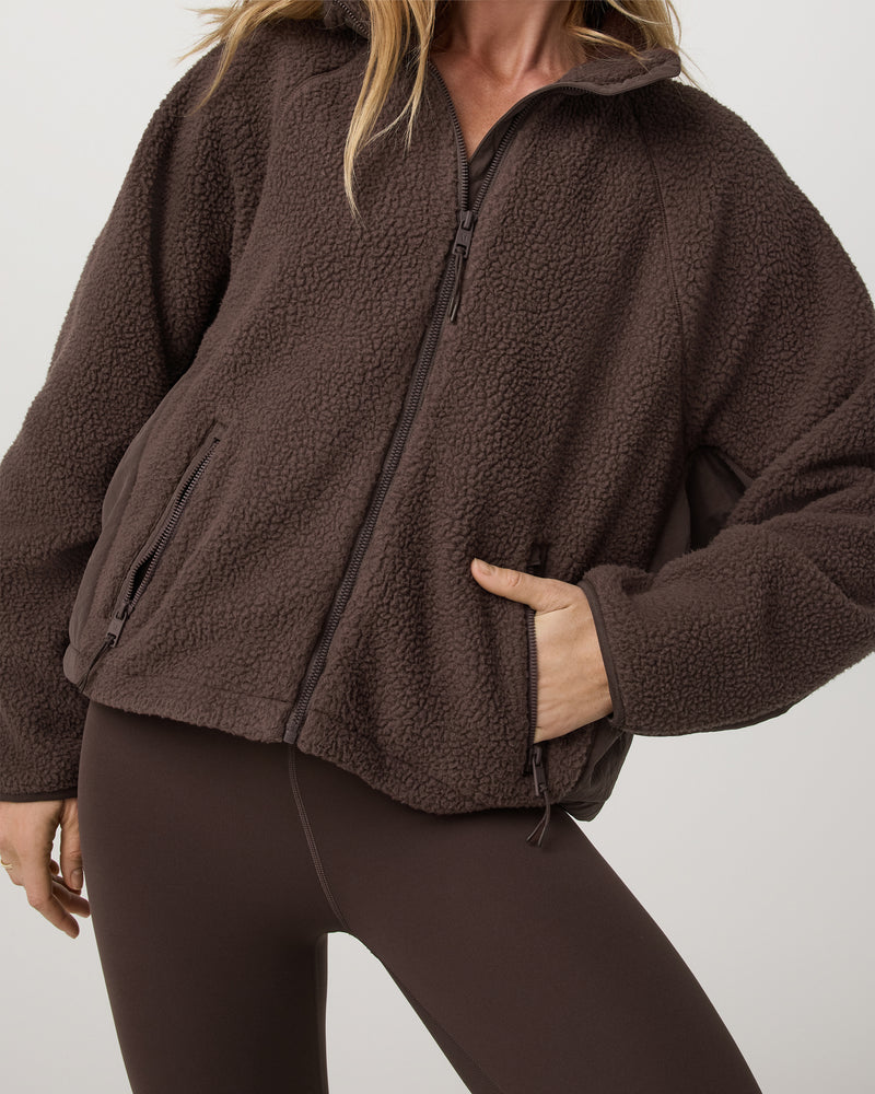 VW5104JAV_FA25_W_ECOMM_OUTERWEAR_DETAIL_8