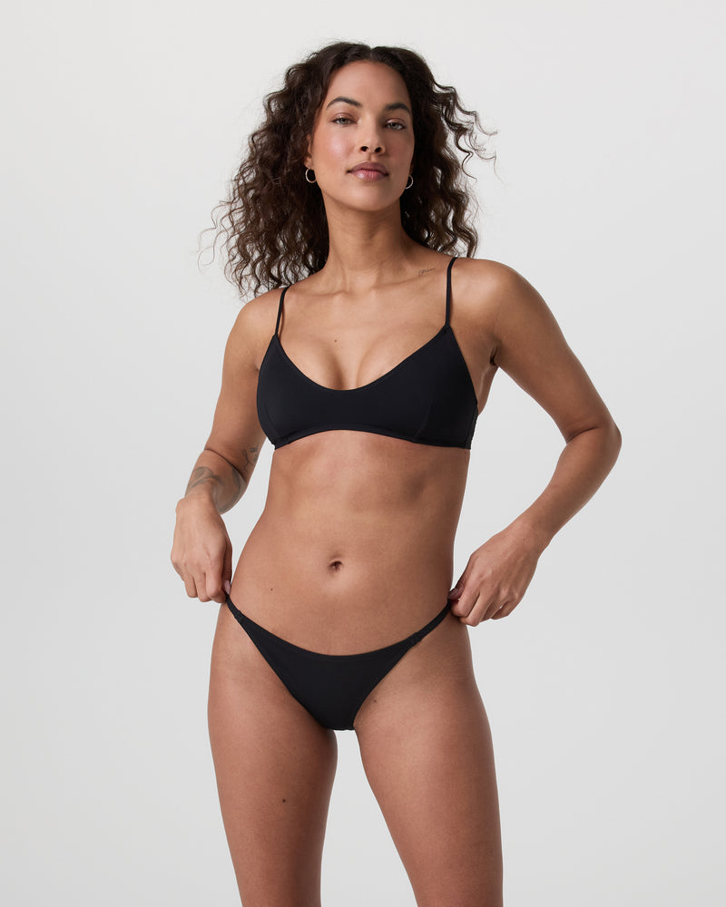 VW733BLK_SP25_W_ECOMM_WATER_FRONT_2