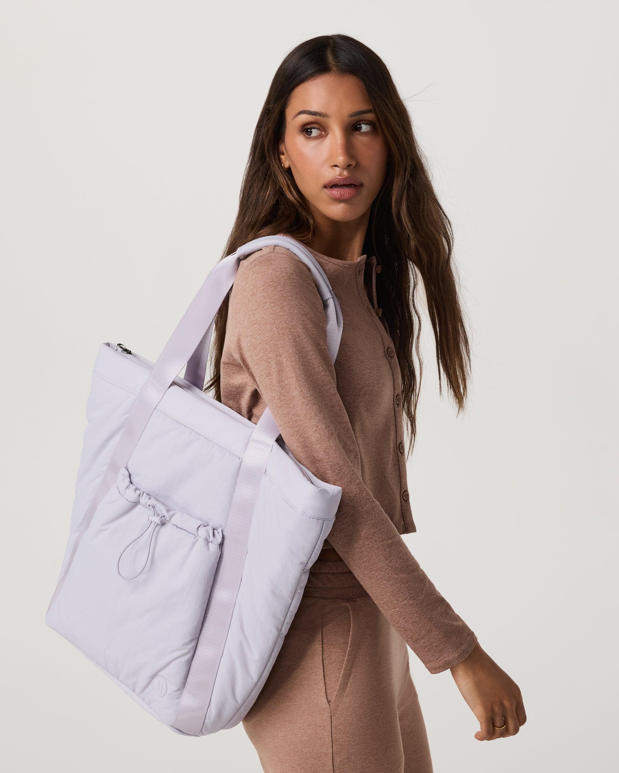 VW827LVI_FA25_UNISEX_BAGS_BACK_7