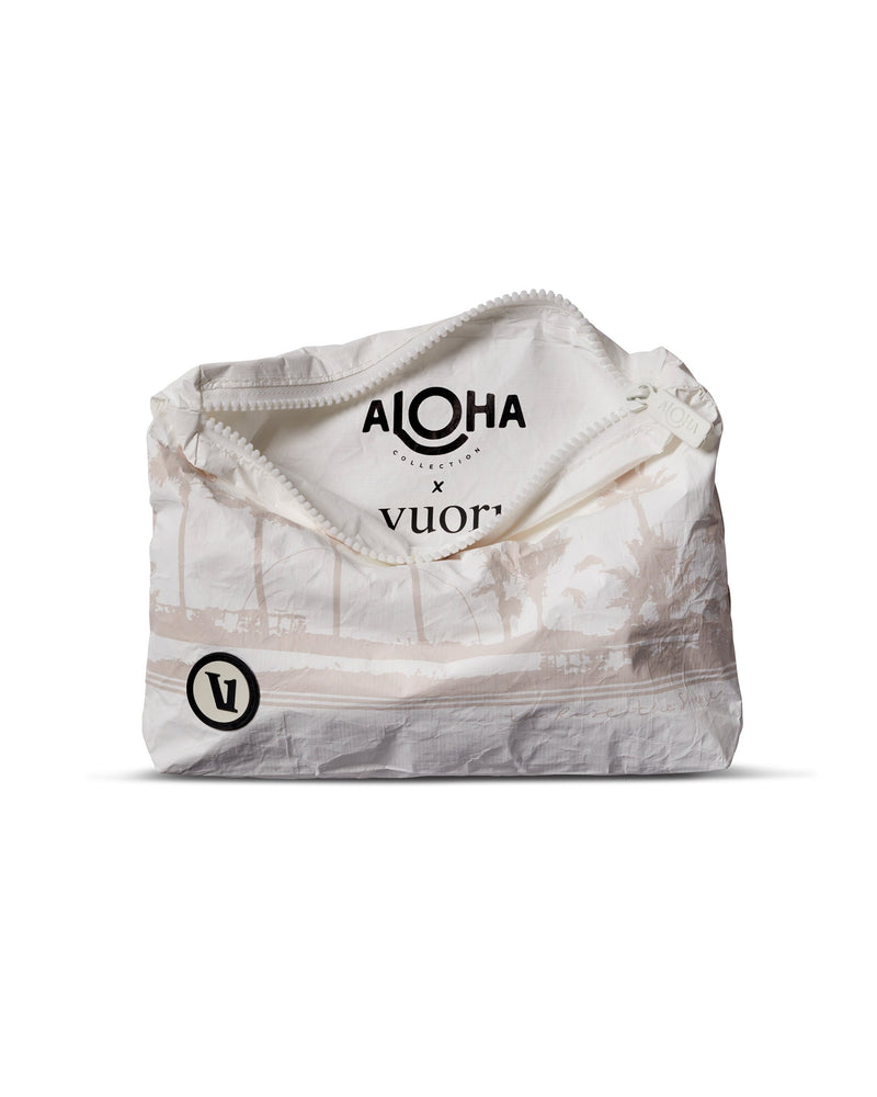 VuoriPouch-Angle_1x1_f851a97e-27b1-4fc4-8c61-628789853044